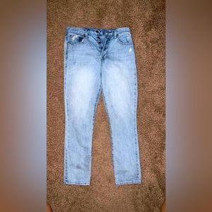 Pistola Jeans size 27. Button front, like new.